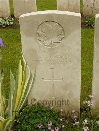 Etaples Military Cemetery - Kendall, Arthur Henry